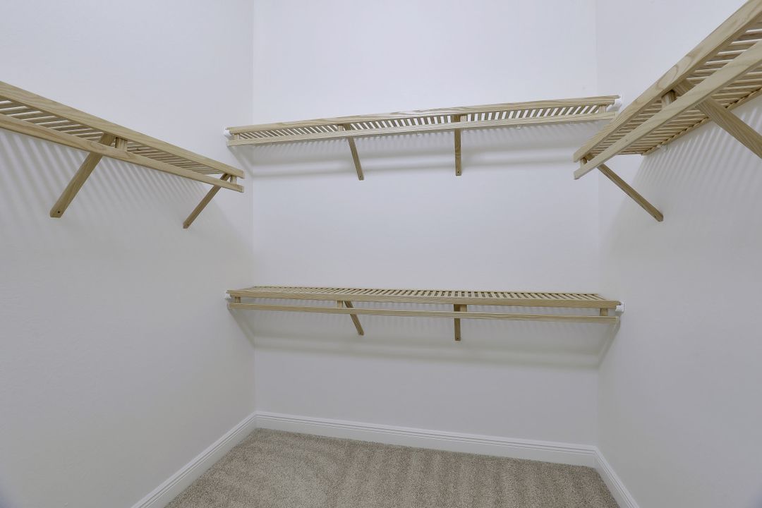 10196 Avonleigh Dr, Bonita Springs, FL 34135