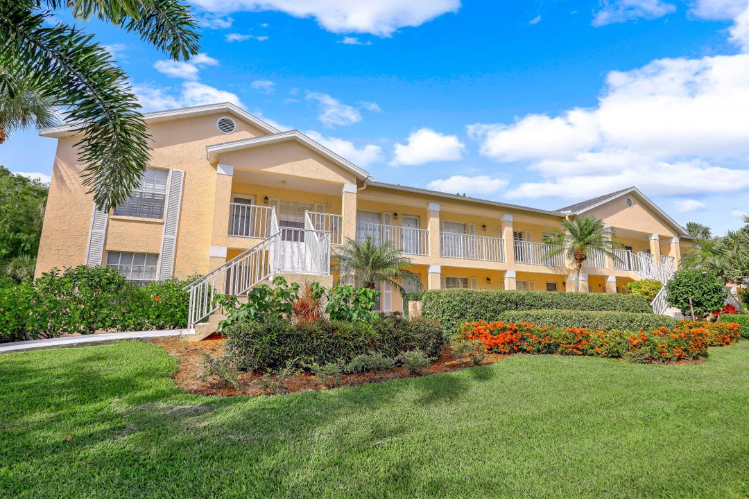 773 Wiggins Lake Dr #204, Naples, FL 34110