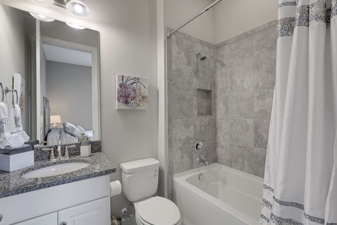 8673 Dilillo Ct, Naples, FL 34119