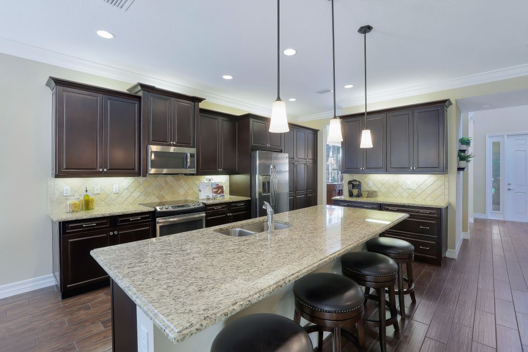 3271 Pacific Dr, Naples, FL 34119