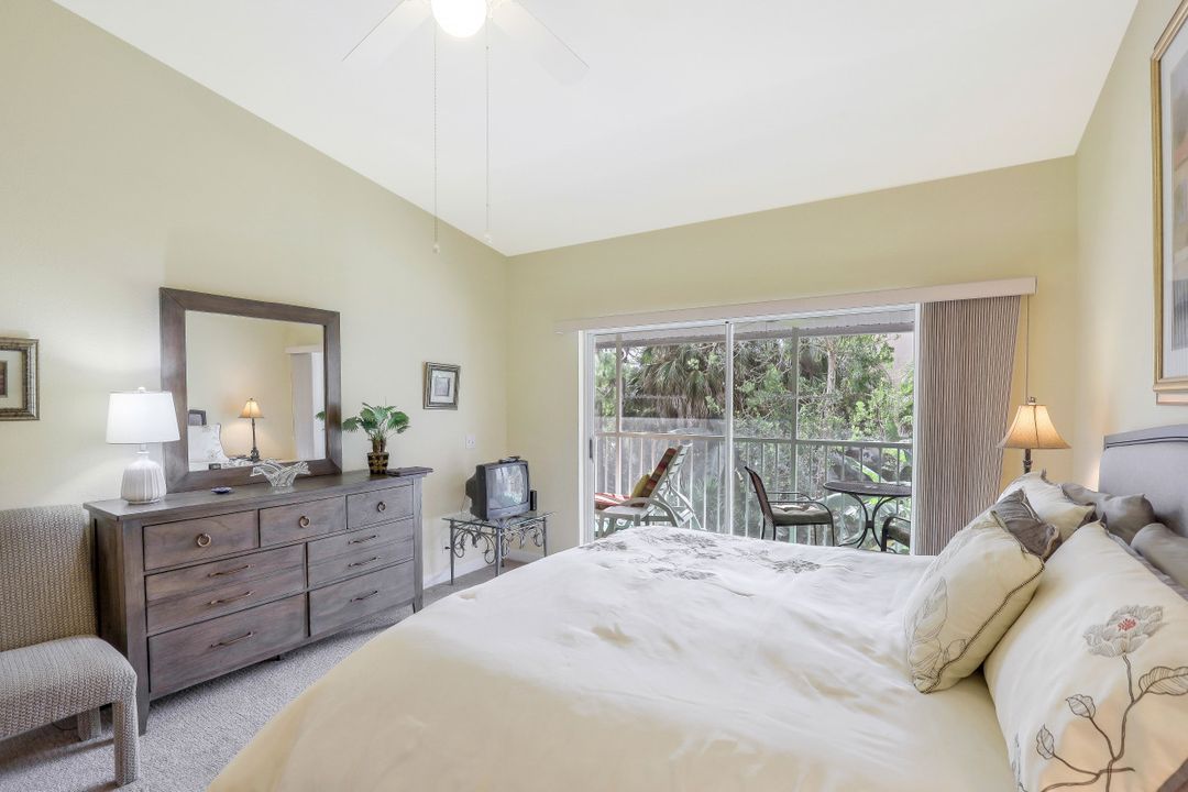 2305 Hidden Lake Dr #4, Naples, FL 34112