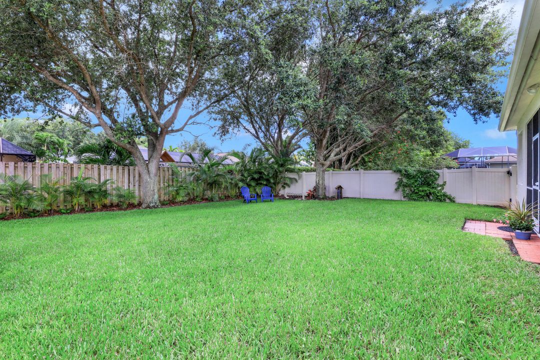 8392 Laurel Lakes Blvd, Naples, FL 34119