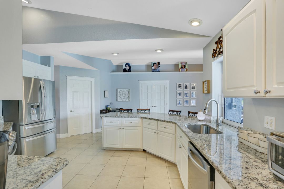 1021 NW 43rd Ave, Cape Coral, FL 33993