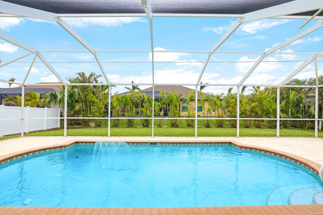 5327 SW 21st Pl, Cape Coral, FL 33914