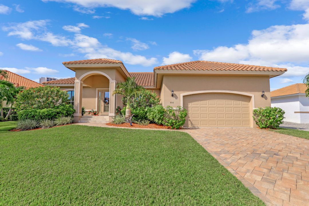 808 Seagrape Dr, Marco Island, FL 34145