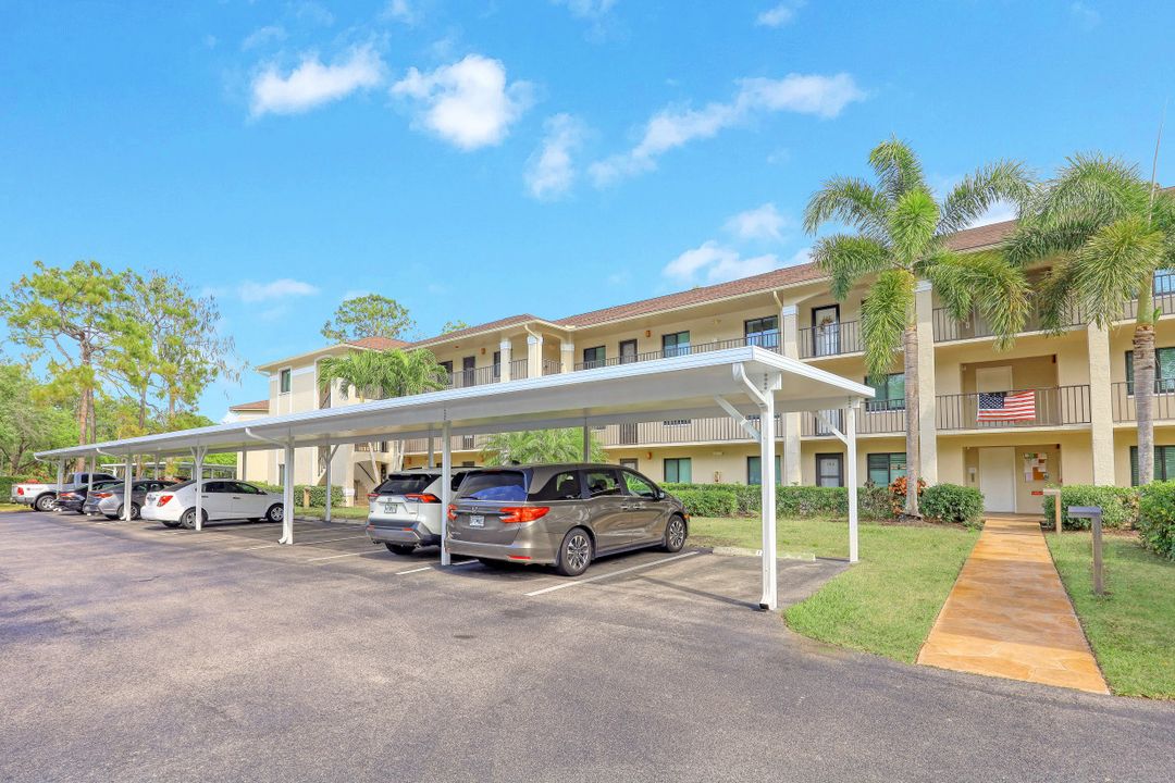 5792 Deauville Cir, Naples, FL 34112