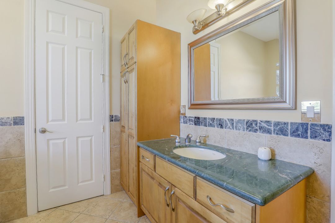 9625 6th St N, Naples, FL 34108