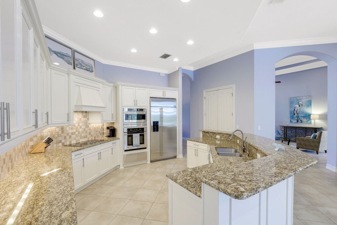 7413 Byrons Way, Naples, FL 34113