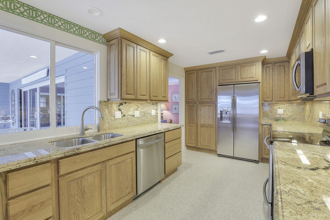 427 Nassau Ct, Marco Island, FL 34145