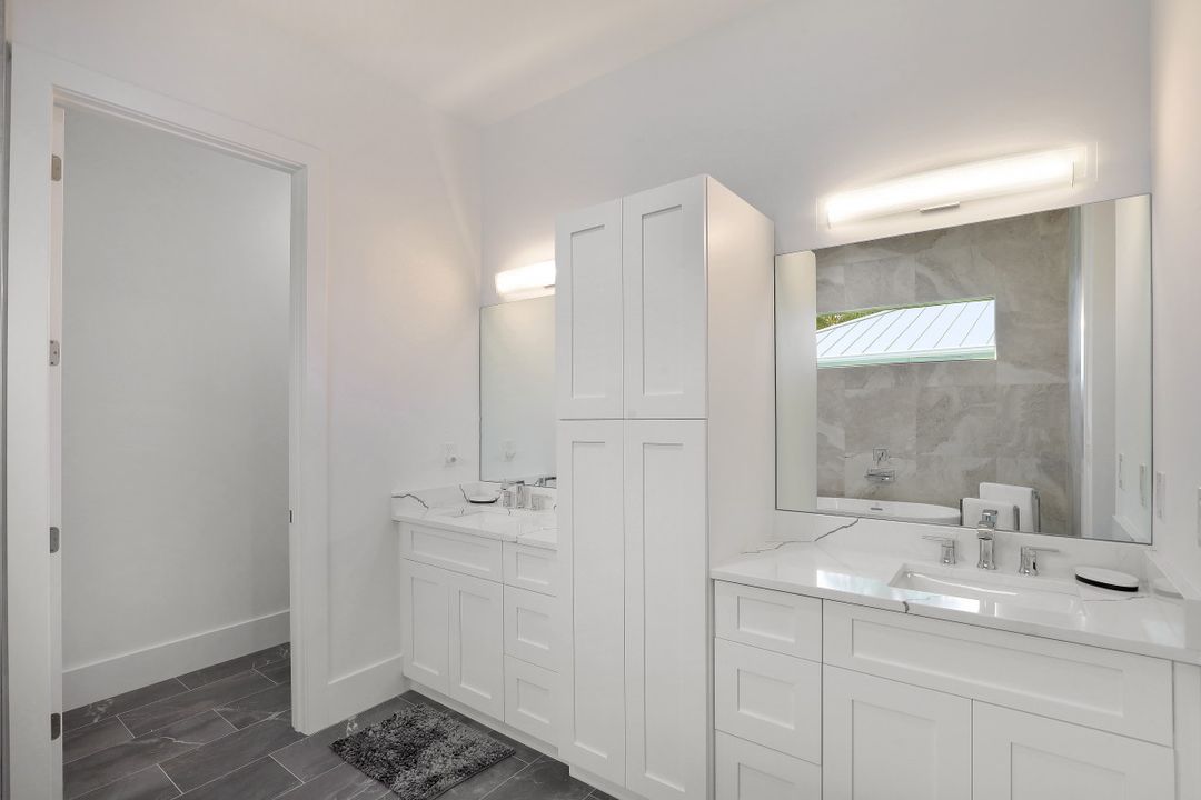 670 Amber Dr, Marco Island, FL 34145