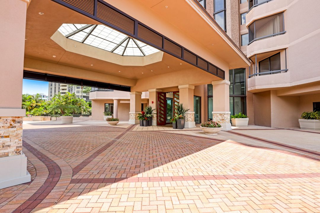 6075 Pelican Bay Blvd #406, Naples, FL 34108