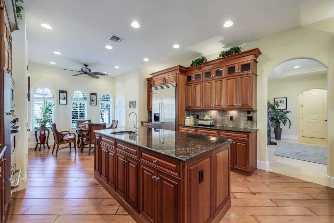 2919 Tiburon Blvd E, Naples, FL 34109