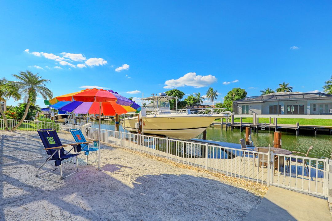 1672 Barbarosa Ct, Marco Island, FL 34145