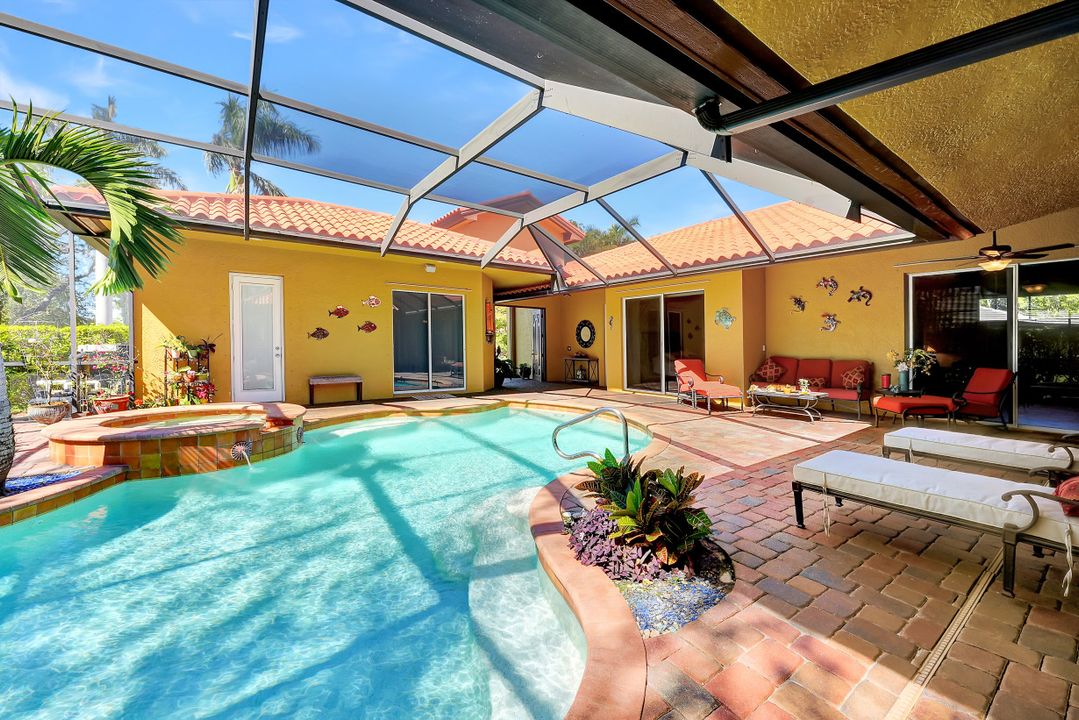 4000 Stonesthrow Ct, Naples, FL 34109
