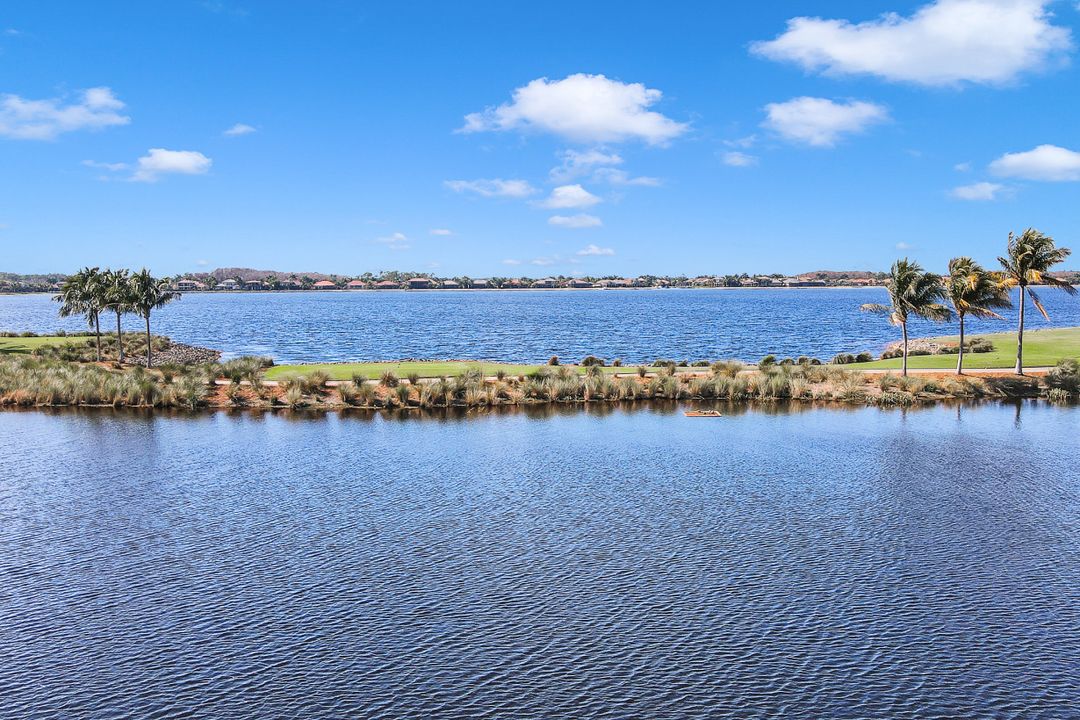 8961 Quarry Dr, Naples, FL 34120