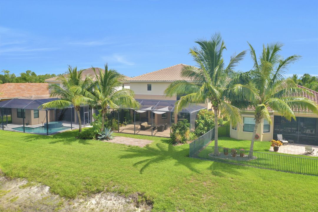 3718 Pleasant Springs Dr, Naples, FL 34119