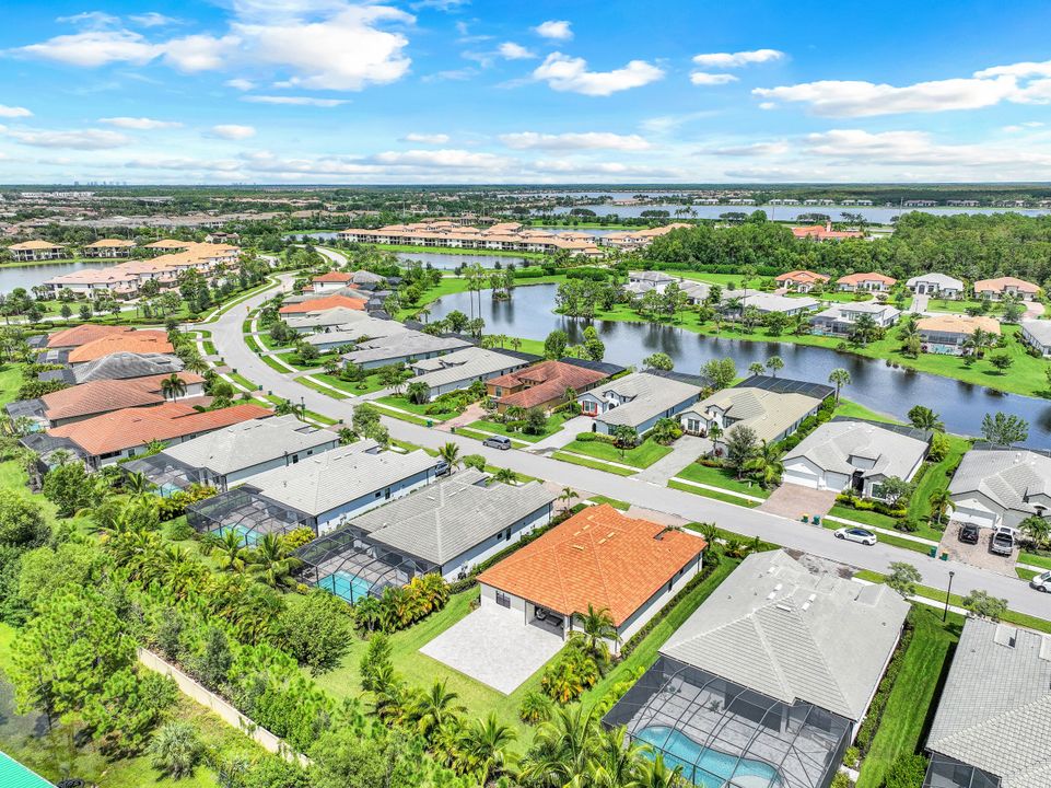 2134 Antigua Ln, Naples, FL 34120