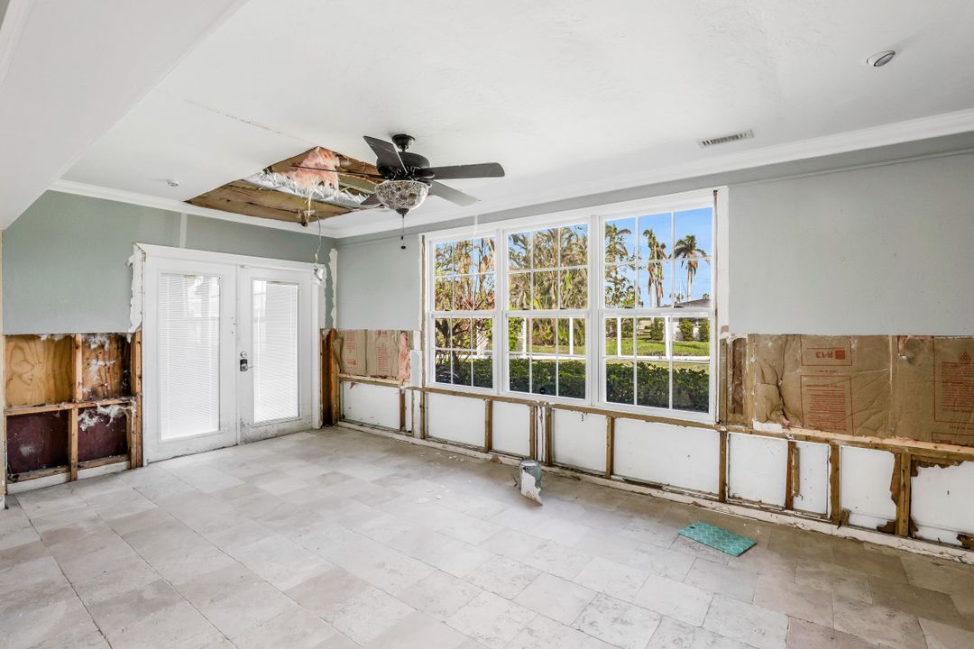 229 Bayshore Dr, Cape Coral, FL 33904