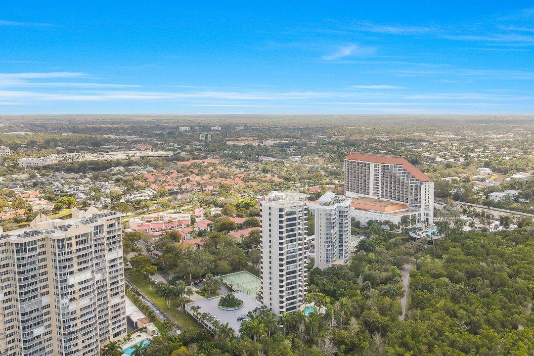 5555 Heron Point Dr #402, Naples, FL 34108