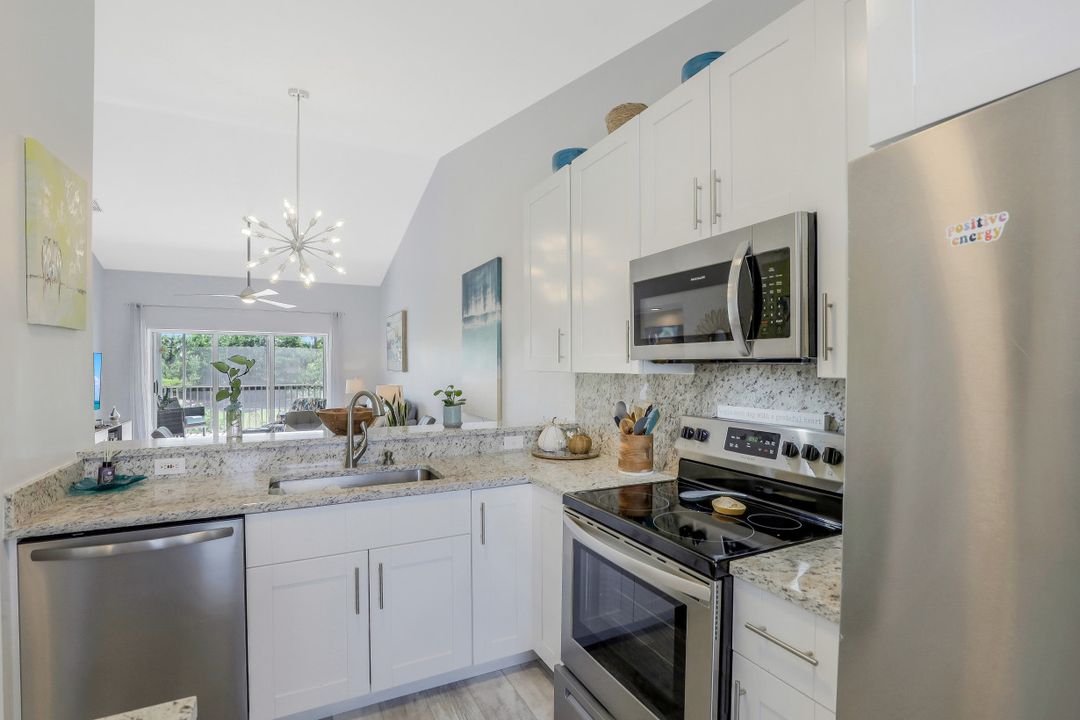 1006 Mainsail Dr #222, Naples, FL 34114