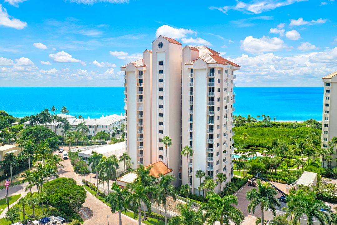 40 Seagate Dr #1004, Naples, FL 34103