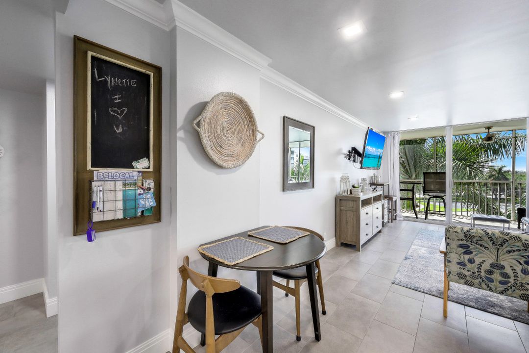 3 Bluebill Ave #512, Naples, FL 34108