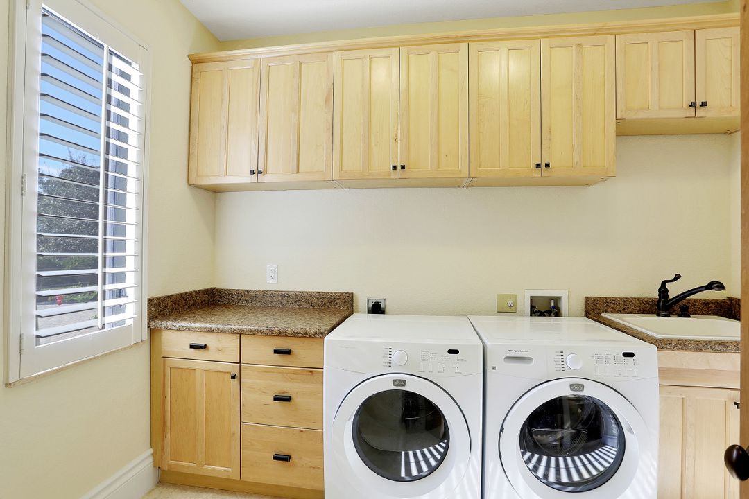 15991 Old Wedgewood Ct, Fort Myers, FL 33908