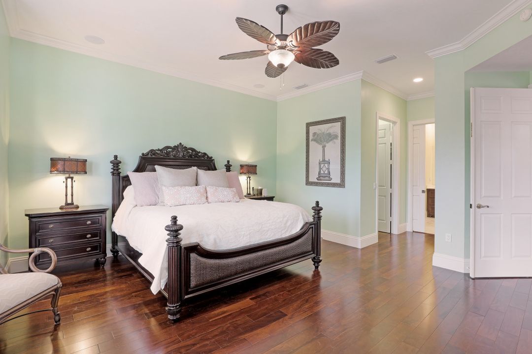 385 Sea Grove Ln #201, Naples, FL 34110