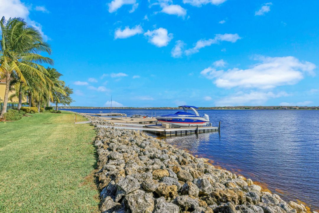 9214 Marble Stone Dr, Naples, FL 34120