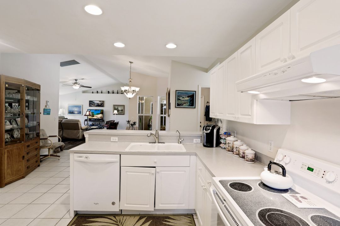 3517 SW 3rd Terrace, Cape Coral, FL 33991