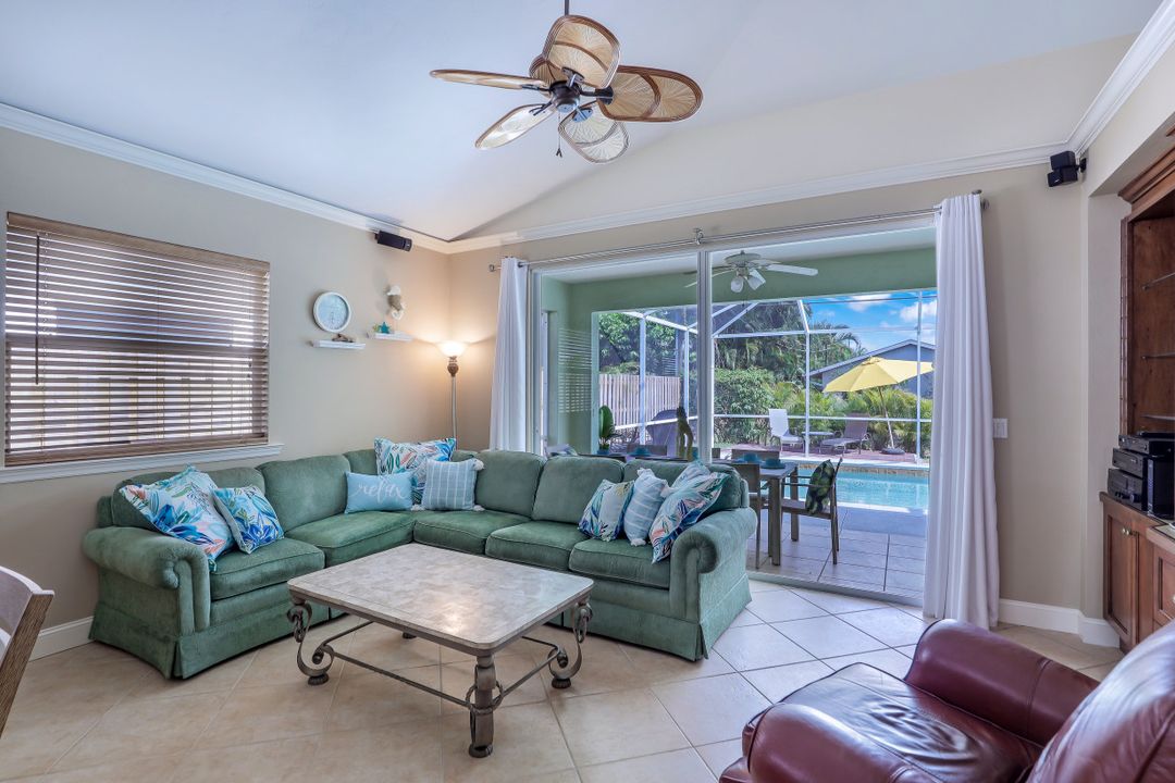 557 96th Ave N, Naples, FL 34108