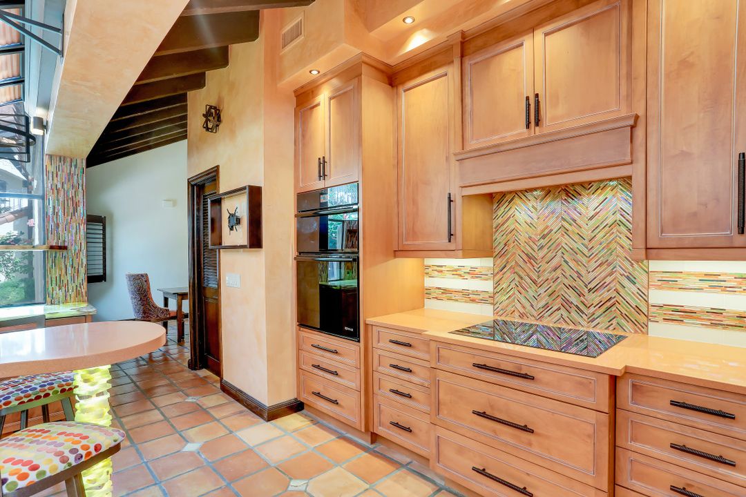 5850 Pelican Bay Blvd #D, Naples, FL 34108