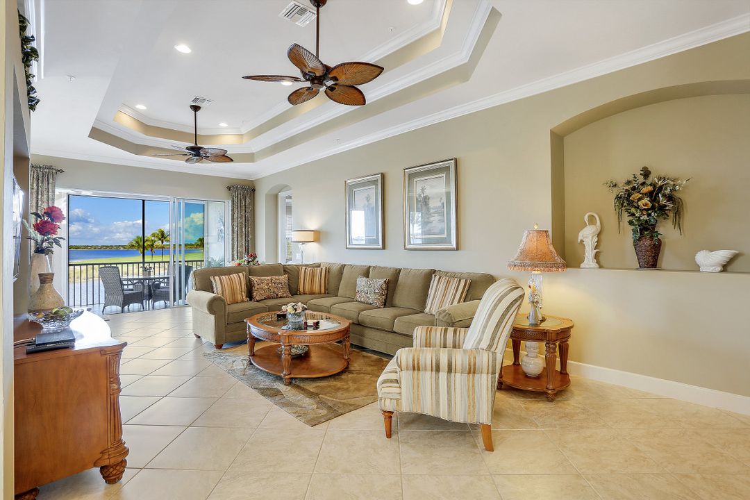 9060 Siesta Bay Dr #201, Naples, FL 34120