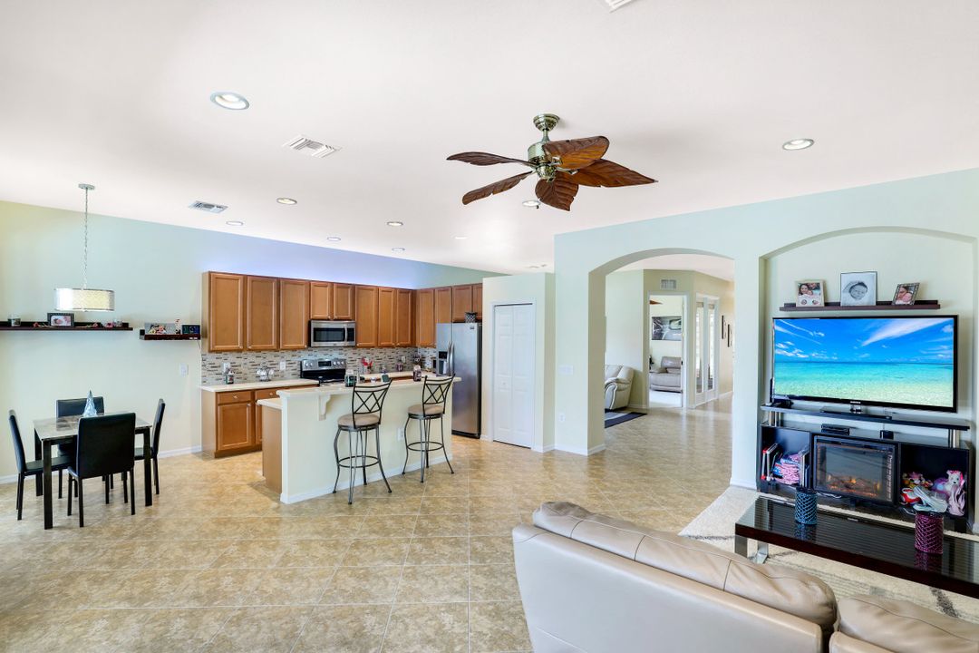 14087 Mirror Ct, Naples, FL 34114