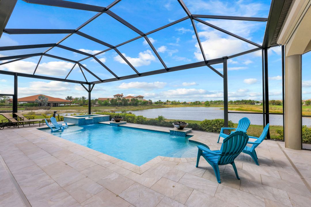 9004 Sorreno Ct, Naples, FL 34119