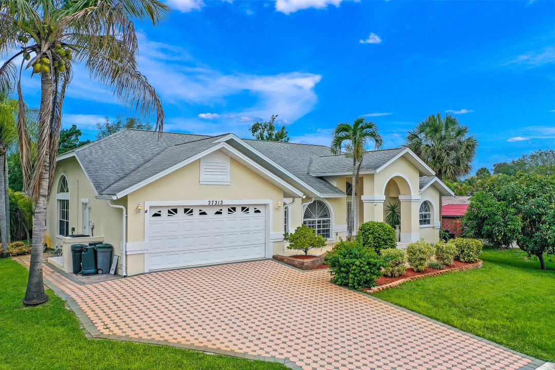27313 Buccaneer Dr, Bonita Springs, FL 34135