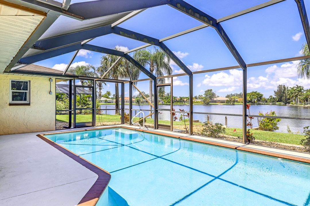 2002 SE 6th Ave, Cape Coral, FL 33990