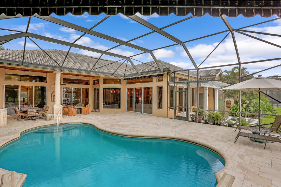 581 Wedgewood Way, Naples, FL 34119