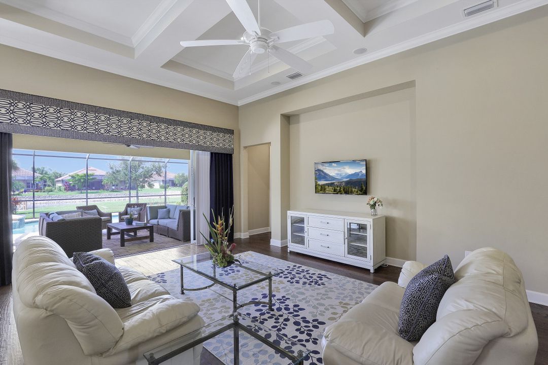 9172 Flint Ct, Naples, FL 34120