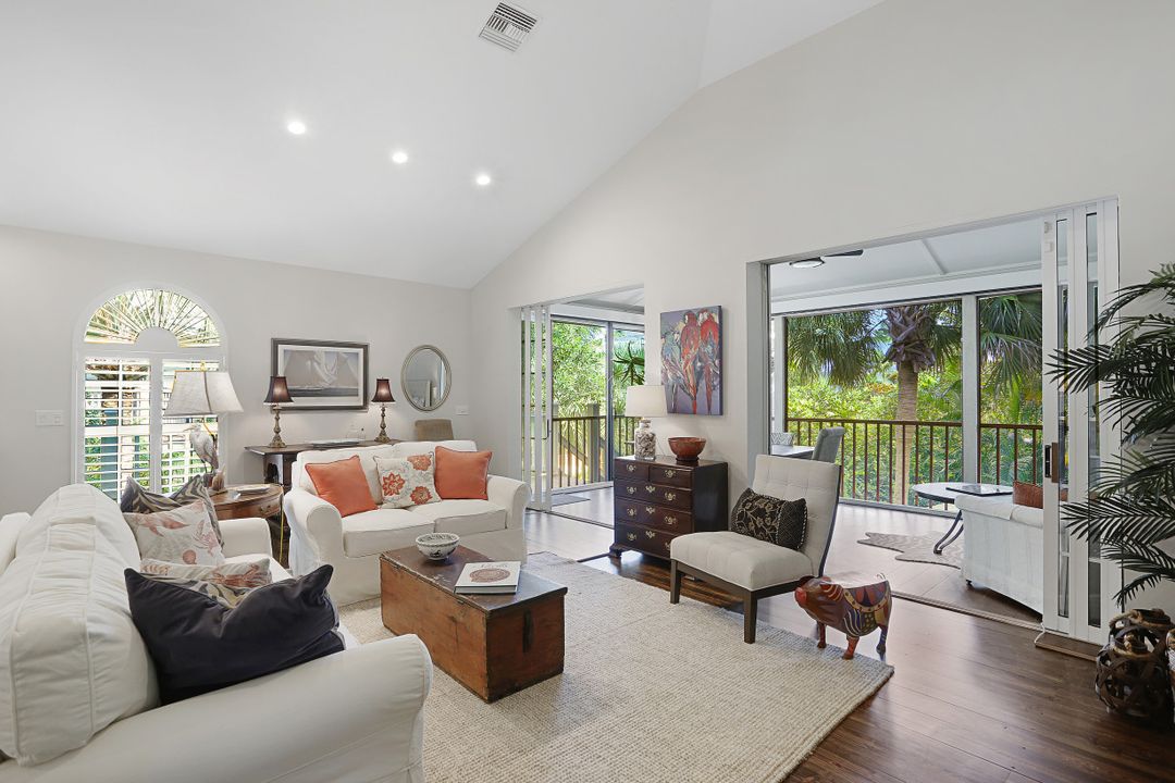 3824 Survey Cir, Bonita Springs, FL 34134