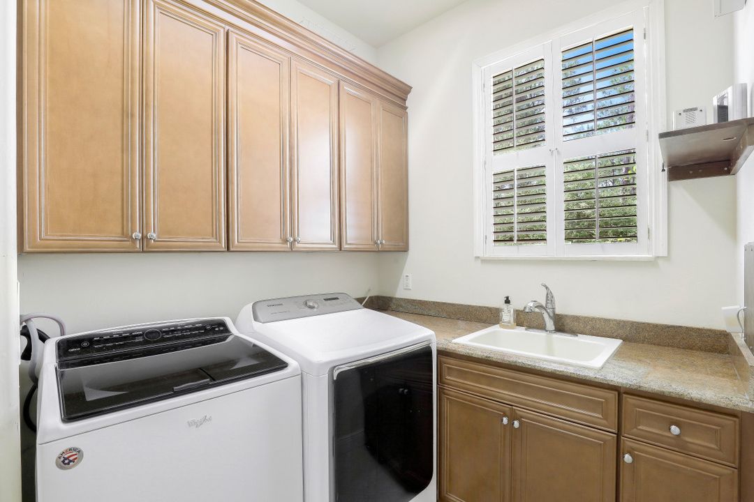 3660 7th Ave NW, Naples, FL 34120