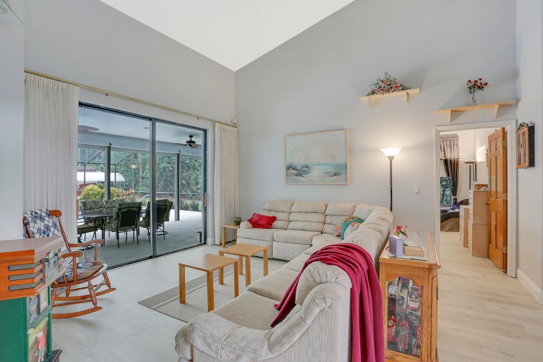 5980 Hidden Oaks Ln, Naples, FL 34119