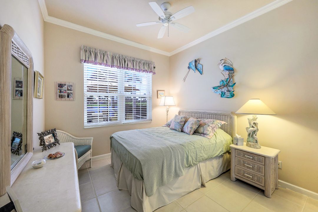 4334 Queen Elizabeth Way, Naples, FL 34119