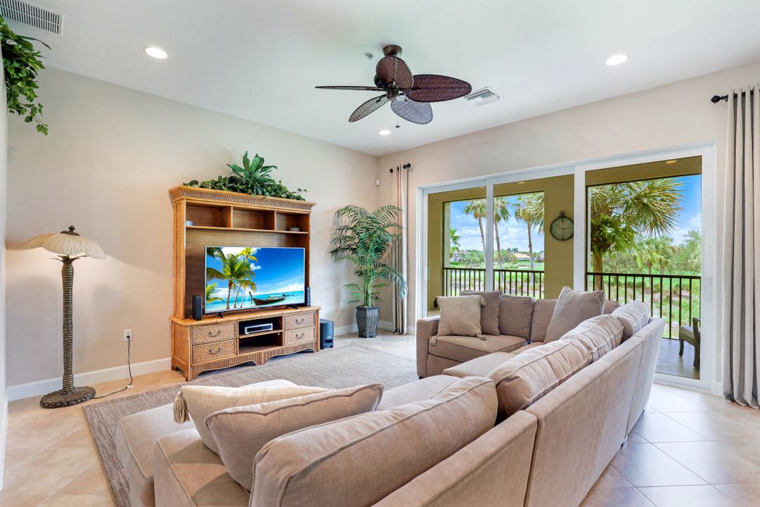 9208 Quartz Ln #4-202, Naples, FL 34120