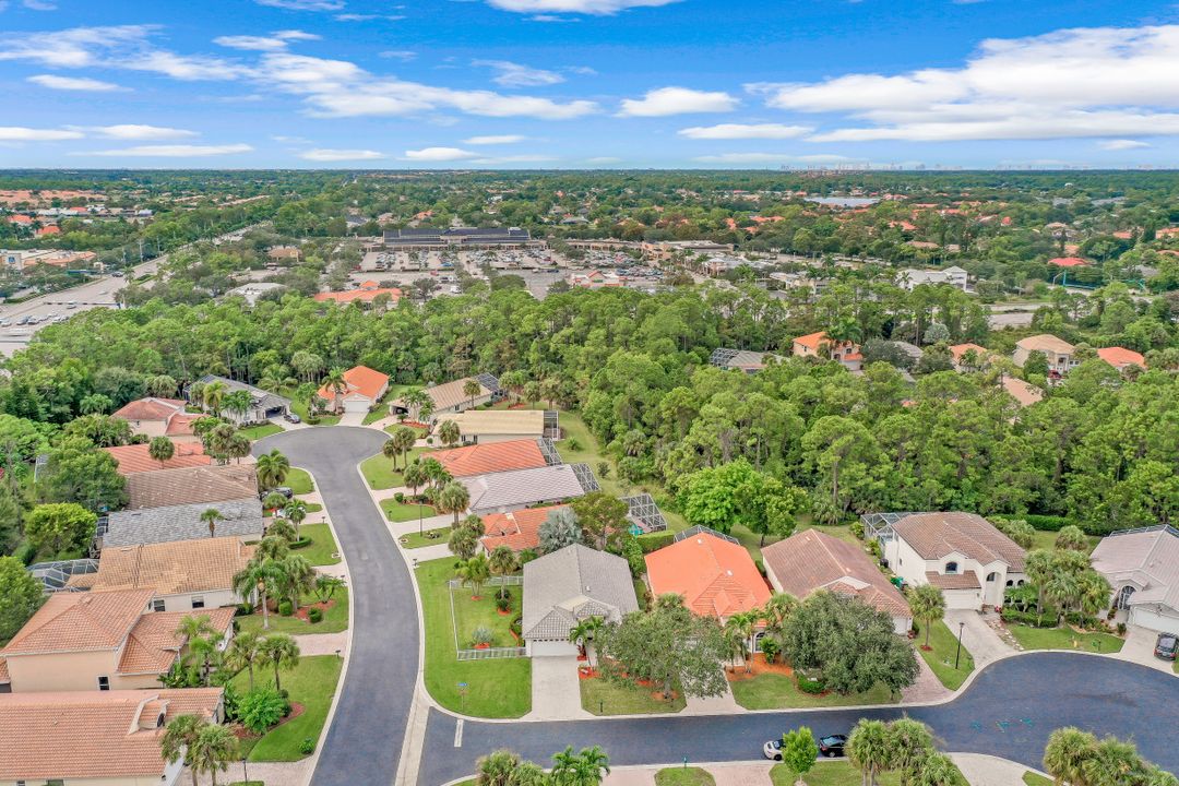 7927 Wexford Dr, Naples, FL 34104