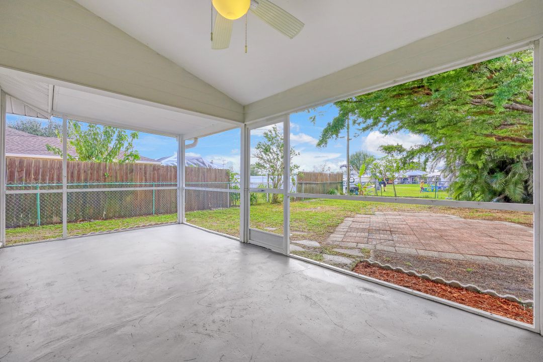 412 Gleason Pkwy, Cape Coral, FL 33914