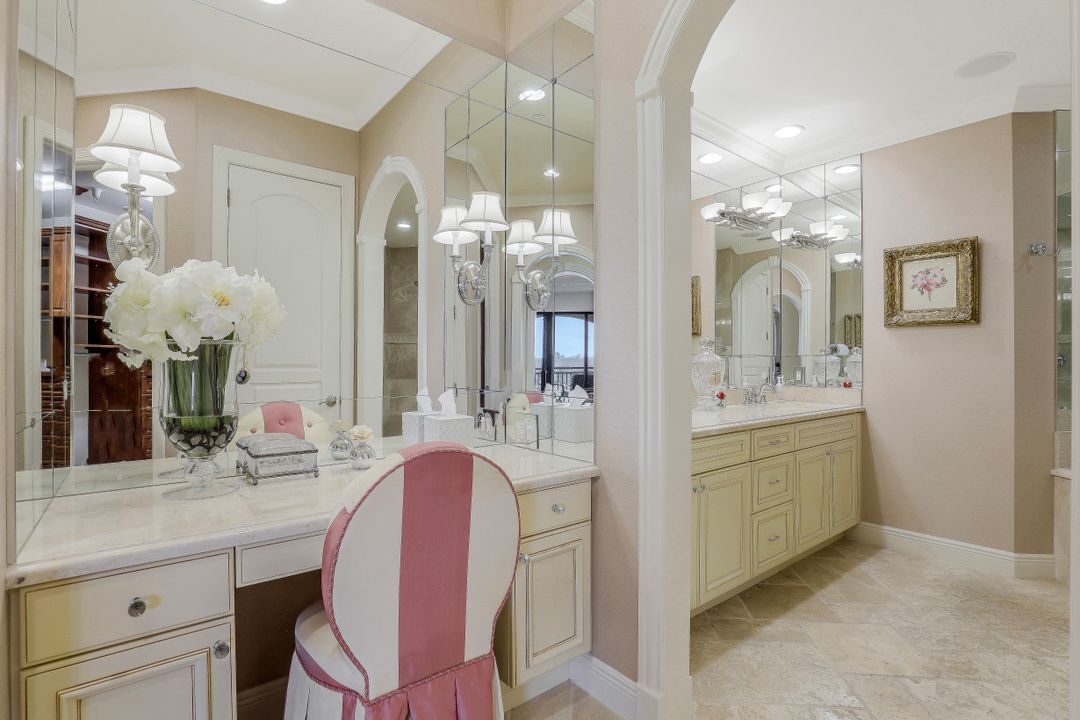 2542 Marquesa Royale Ln #301, Naples, FL 34109