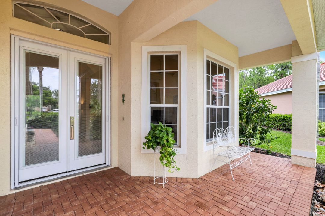 6082 Highwood Park Ct, Naples, FL 34110