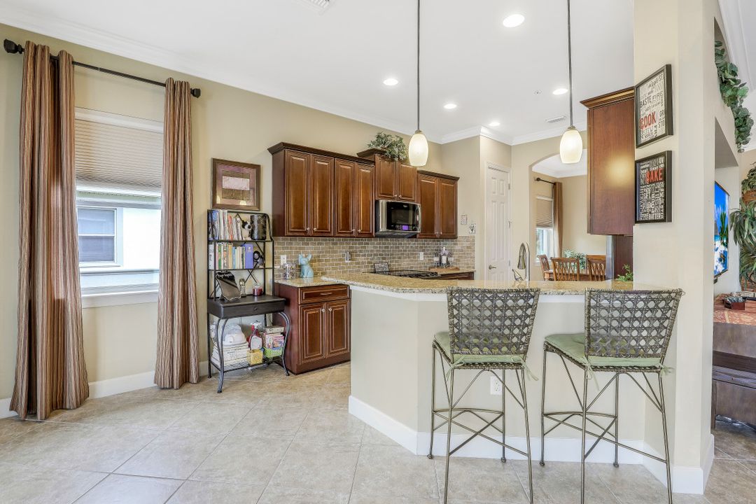 8779 Coastline Ct #202, Naples, FL 34120