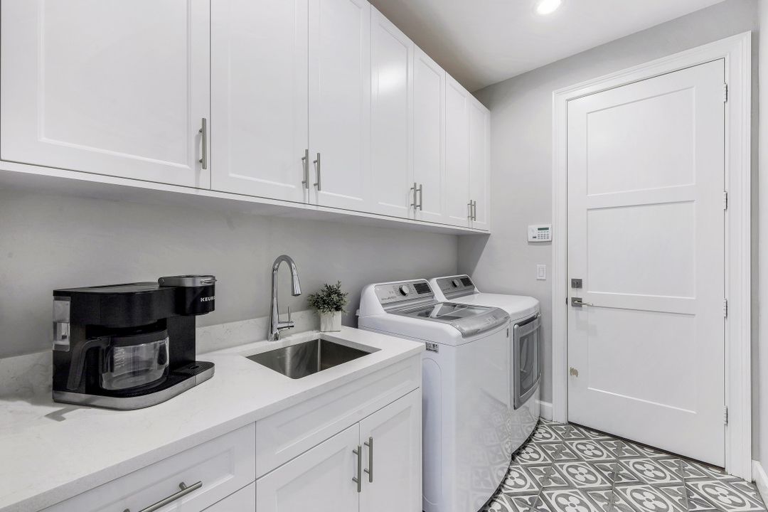 598 S Heathwood Dr, Marco Island, FL 34145